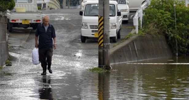 Japonya'da sel: 1 ölü