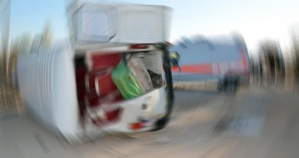 Şanlıurfa'da otomobil devrildi: 8 yaralı