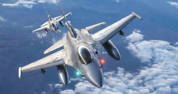 Yunanistan uçaklarından Türk F-4'üne taciz