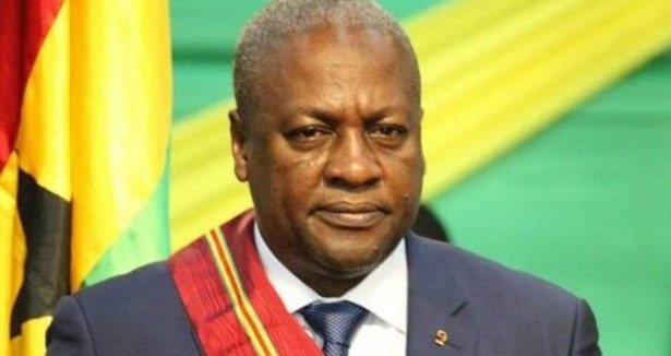 Gana Devlet Başkanı'ndan ebola ile mücadeleye dest