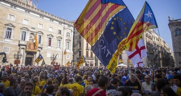 Katalonya'nın bağımsızlık hayalleri suya düştü