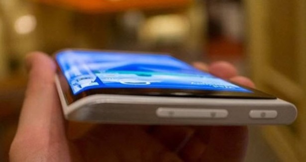 Samsung Galaxy Note Edge'e kavisli ekran