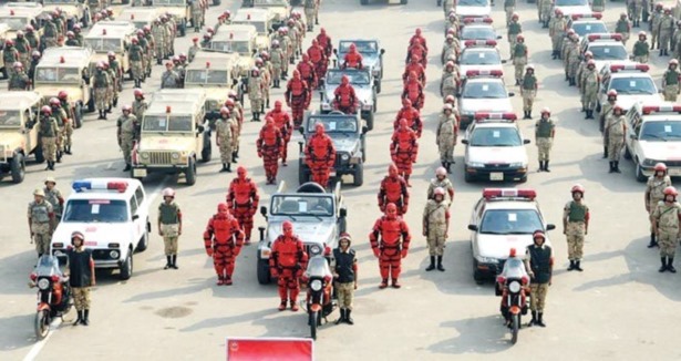 Sisi''nin kırmızı zırhlı fedaileri