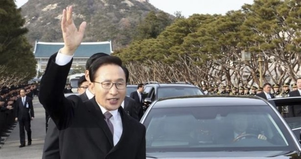 Eski Kore Devlet Başkanı'na suç duyurusu