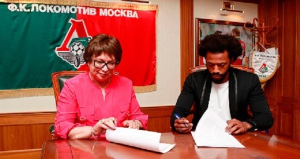 Fernandes resmen Lokomotiv Moskova'da