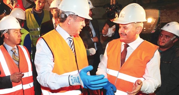 Marmaray'da  'erguvan açacak'
