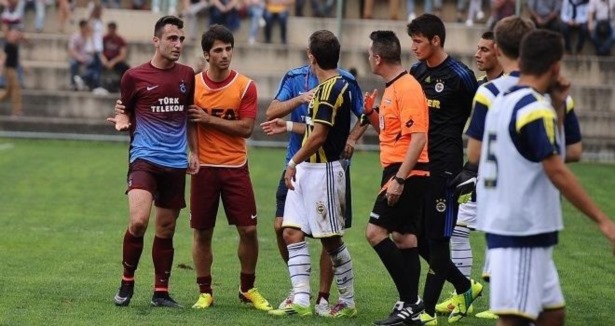 Fenerbahçeli masör Trabzonlu oyuncuyu kurtardı