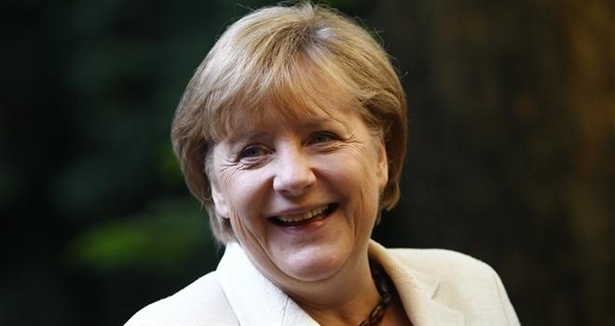 Merkel kadın bonusundan dolayı popüler