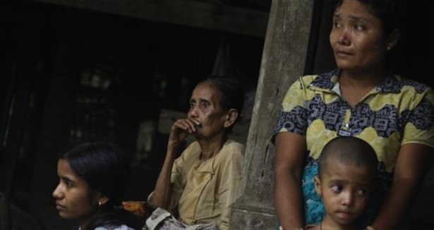 Rohingyalar Arakan'dan kaçıyor