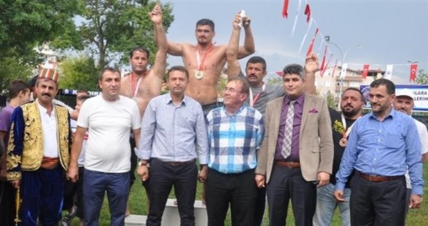 Kandıra'da başpehlivan Faruk Akkoyun