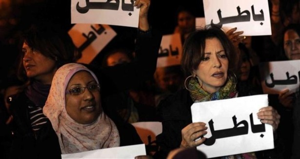 Mısır'da kadınlar sokakta