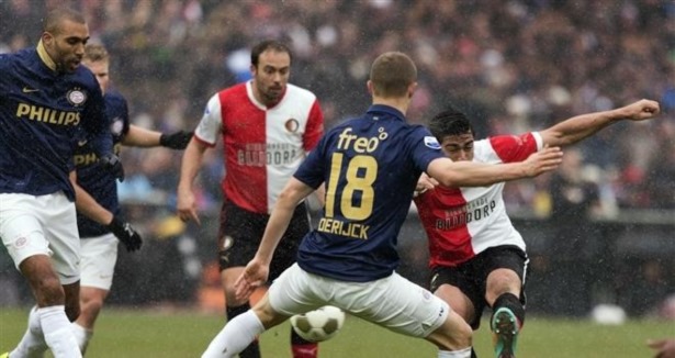 PSV Eindhoven liderliği korudu
