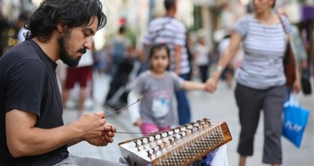 "Osmanlı saray çalgısı" santur