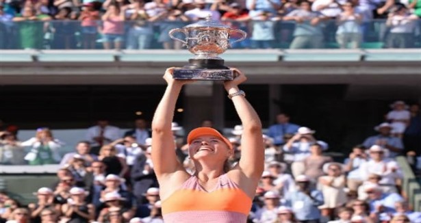 Sharapova wins French Open title