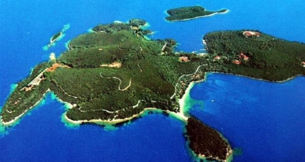 Yunanistan'da ada satışına inceleme