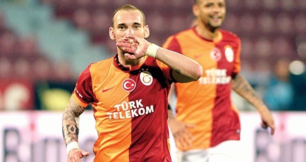 Sneijder atıyor Mancini rahatlıyor
