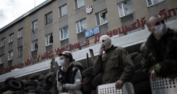 Donetsk'de belediye binası ele geçirildi