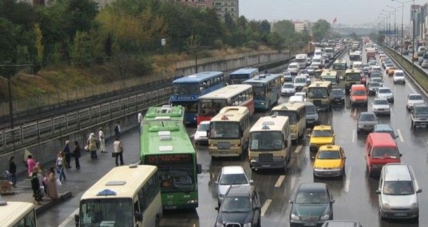 Kadıköy'de trafiğe kapatılan yollar açıldı