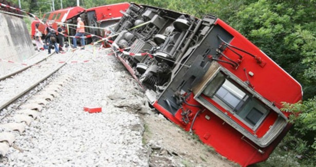 Japonya'da tren kazası: 16 yaralı