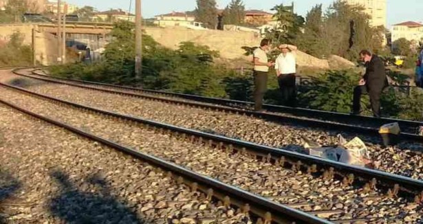 Afyon'da yük treni tarım aracına çarptı: 1 ölü 