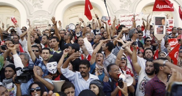 Tunus'ta devrimin yıl dönümü