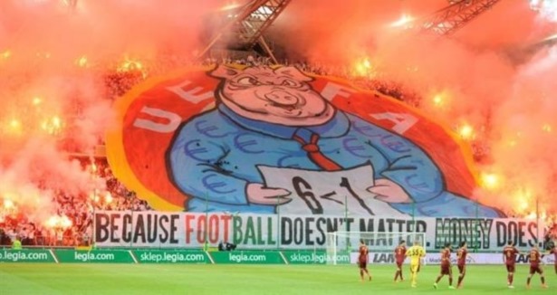Legia Varşova'dan UEFA'ya domuzlu protesto