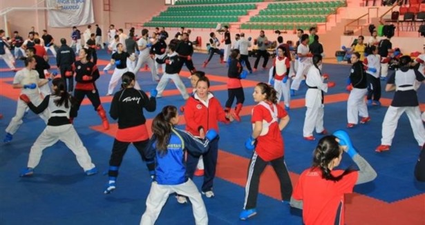 Karatenin yıldızları İstanbul'da bir arada
