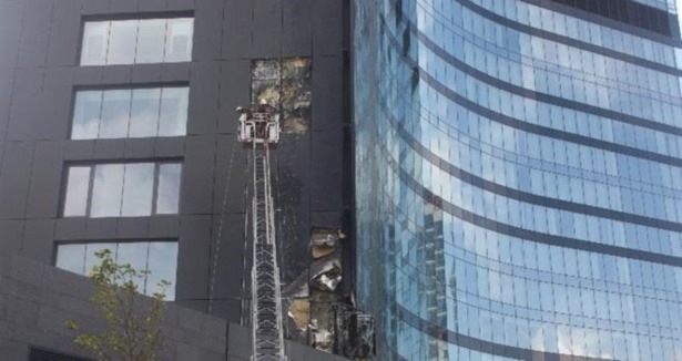 İstanbul'da dev otelde yangın paniği