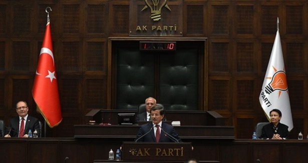 Başbakan, Bahçeli ve Demirtaş'ı alkışlattı