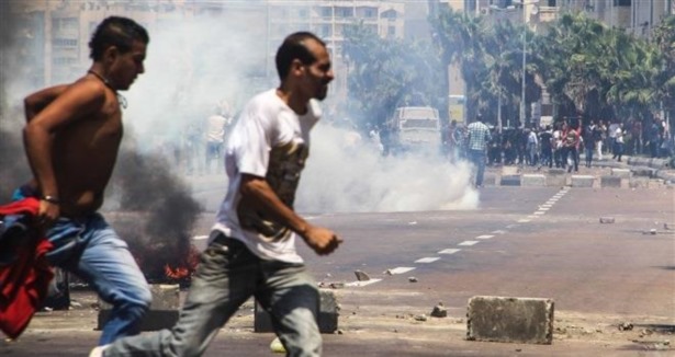 Mısır'da göz yaşartıcı gazla müdahale