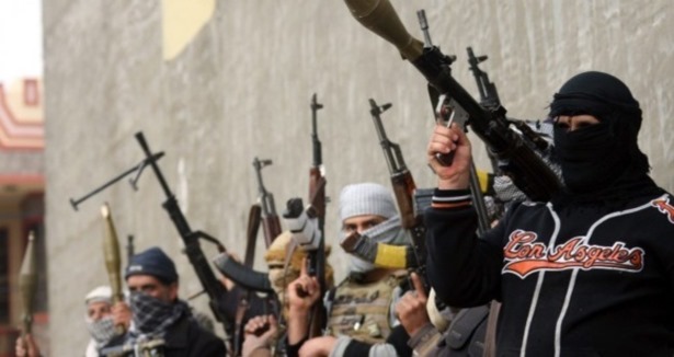 IŞİD 50 kişiyi öldürdü 200 kişiyi rehin aldı