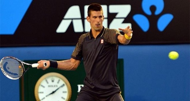 Djokovic finallere galibiyetle başladı
