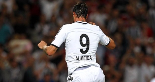 Almeida kafayı kullandı!