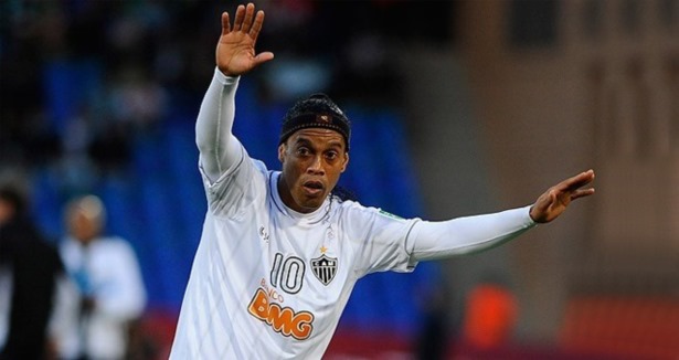 Ronaldinho'dan Beşiktaş'a haber var