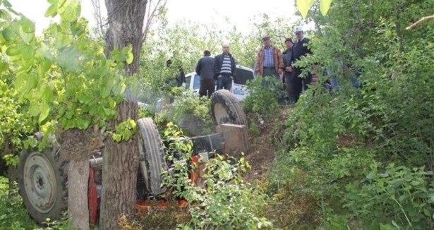 Bursa'da traktör devrildi: 1 ölü