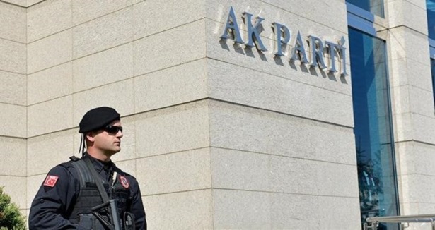 AK Parti'de kritik toplantı bitti