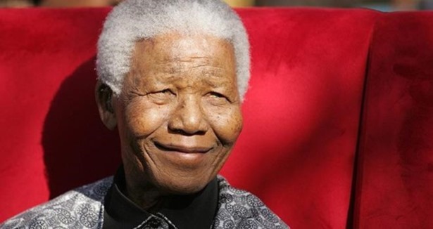 Nelson Mandela hayatını kaybetti