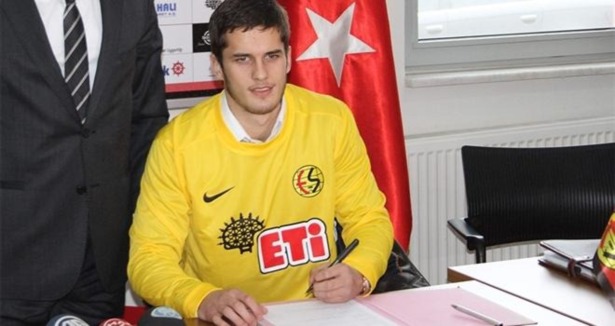 Eskişehir'in yeni transferi 4 maç ceza almış