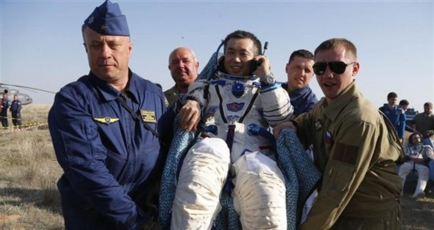 UUİ'deki 3 astronot Dünya'ya döndü