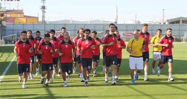 Torku Konyaspor'da 4 futbolcu kampa götürülmedi