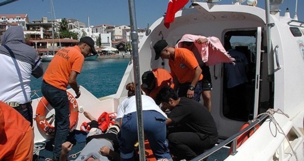 Ege Denizi'nde 200 kaçak kurtarıldı