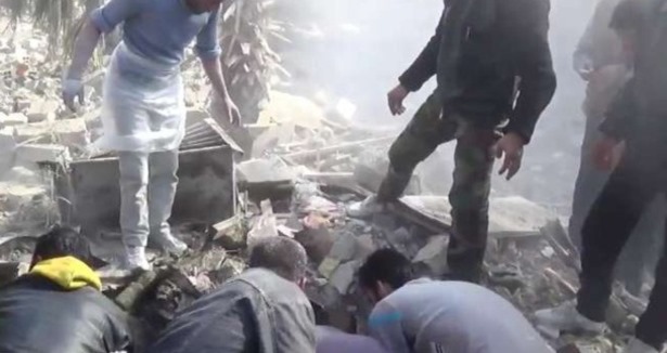 Dera'ya hava saldırısı: 10 ölü
