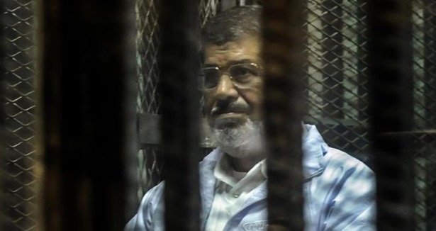 Mursi yargılandığı dava duruşması ertelendi