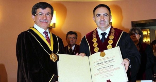 Davutoğlu'na fahri doktora 