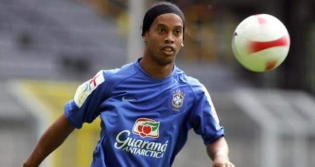 BJK:Ronaldinho ile resmi görüşme yok
