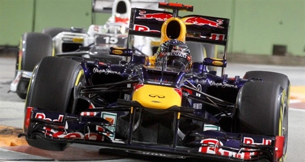 Singapur'da şampiyon Vettel