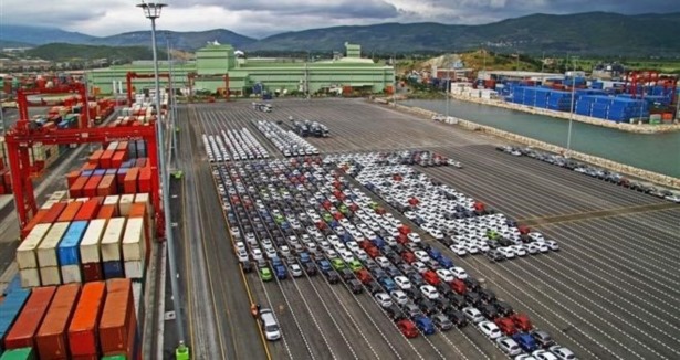 4 bin otomobil limanda bekliyor