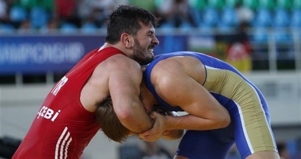 Turkish male wrestlers win World Championship meda