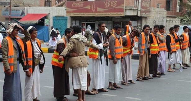 Yemen'de ordu ve militanlar çatışıyor