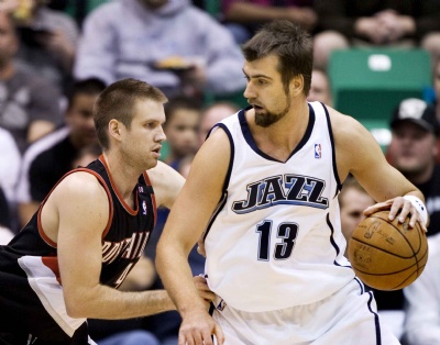 Mehmet Okur, New Jersey Nets'e takas oldu